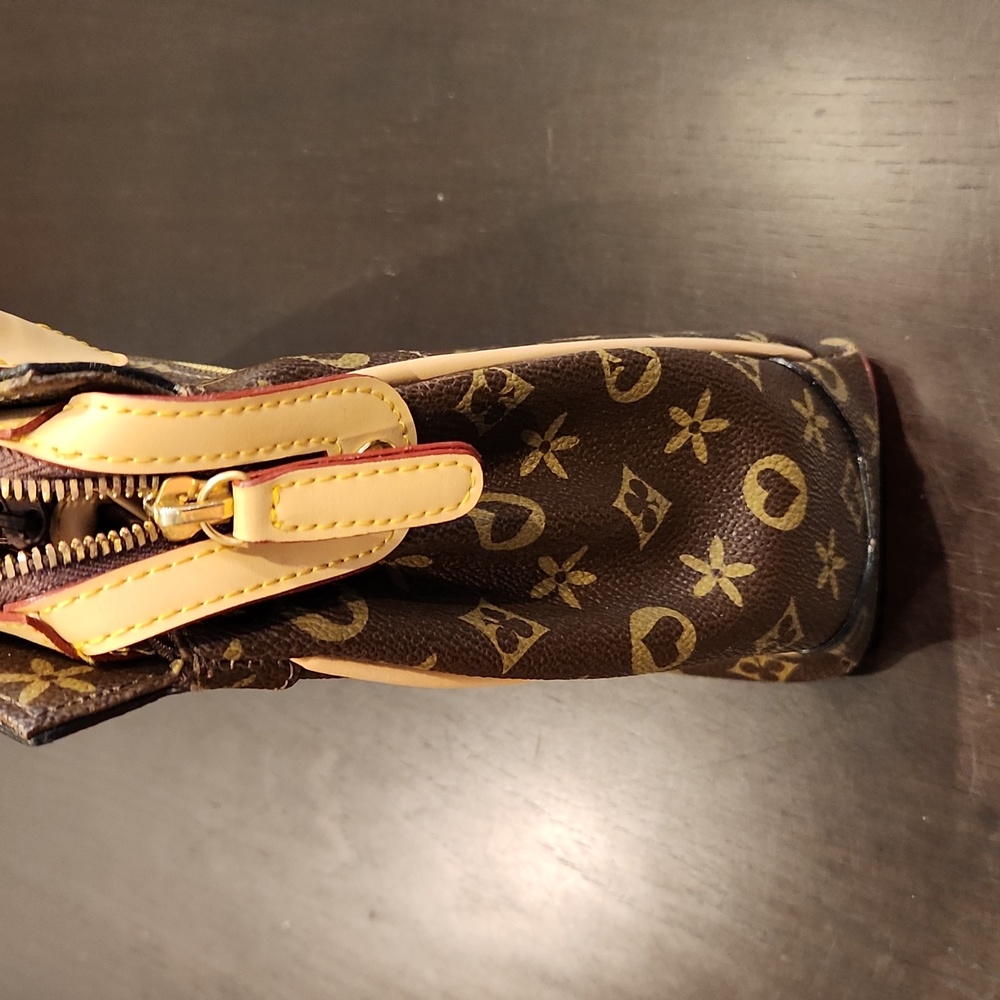 Hearts, Clovers & Spades womans purse - Picture 10 of 17